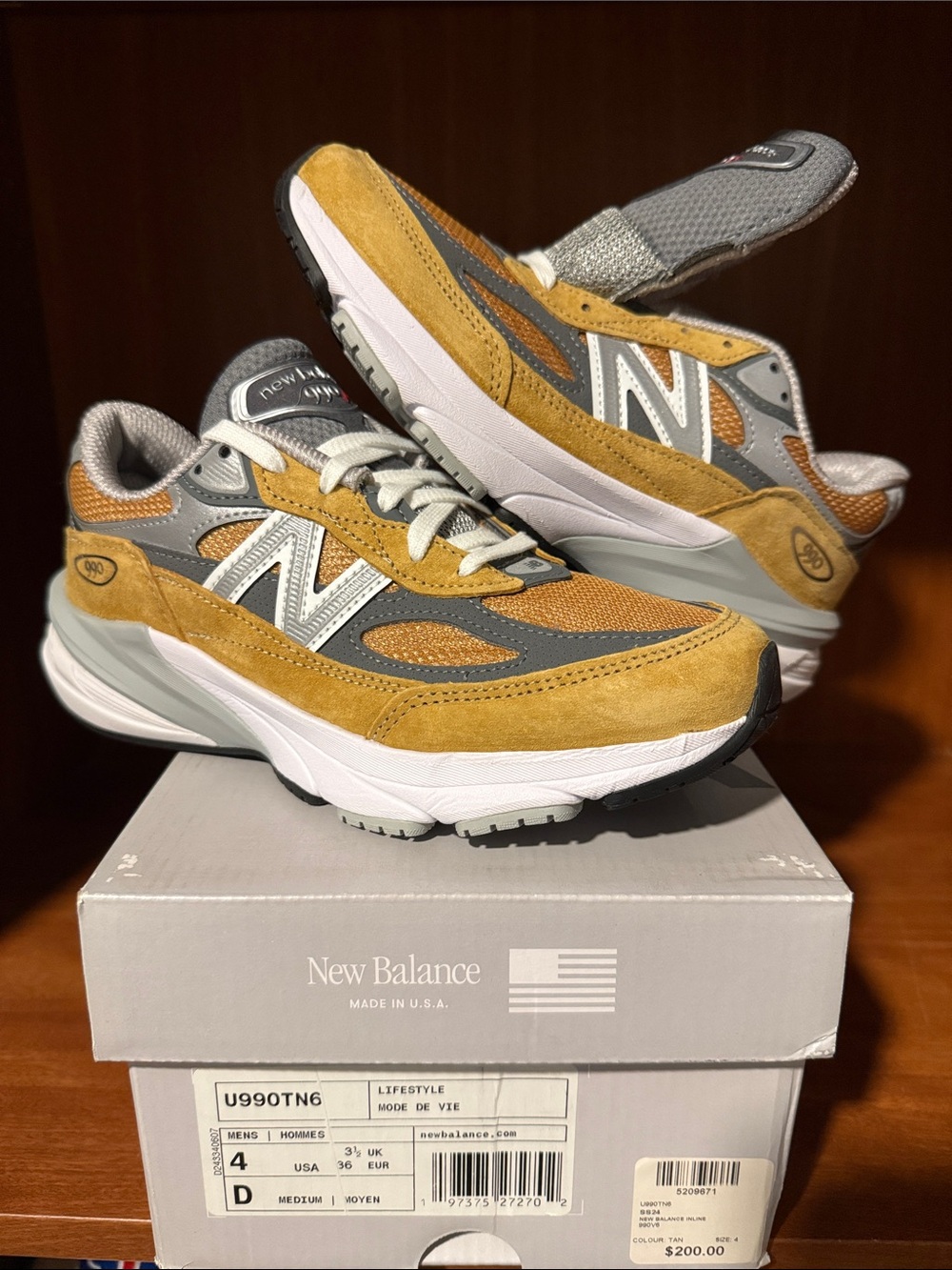 New Balance 990